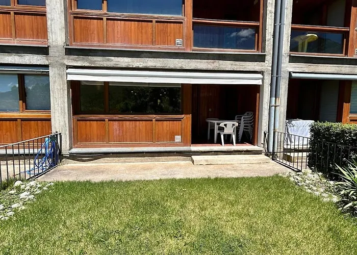 Apartamento Con Jardín En *